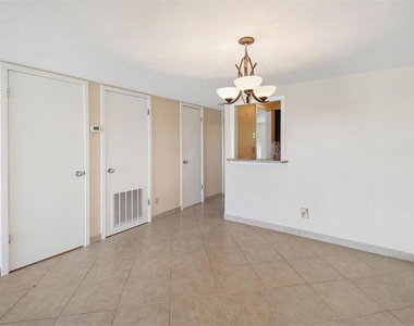 44 Clubhouse Drive - Photo Thumbnail 7