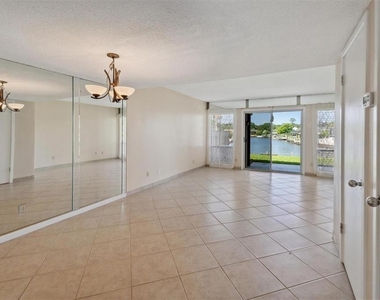 44 Clubhouse Drive - Photo Thumbnail 3