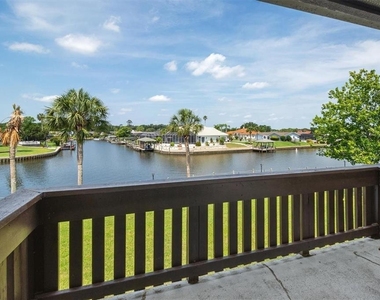 44 Clubhouse Drive - Photo Thumbnail 15