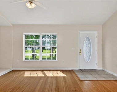 9 Lytton Lane - Photo Thumbnail 8