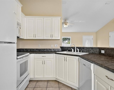 9 Lytton Lane - Photo Thumbnail 13