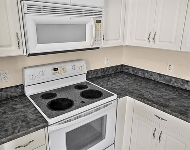 9 Lytton Lane - Photo Thumbnail 14