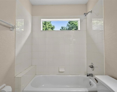 9 Lytton Lane - Photo Thumbnail 31