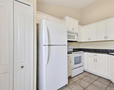 9 Lytton Lane - Photo Thumbnail 10