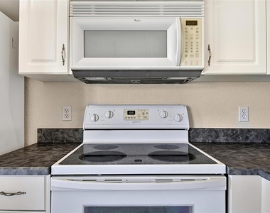 9 Lytton Lane - Photo Thumbnail 12