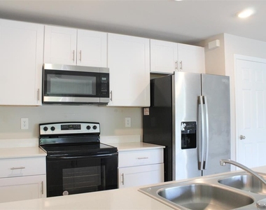 5501 Kempson Lane - Photo Thumbnail 9