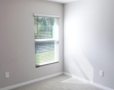 5501 Kempson Lane - Photo Thumbnail 20