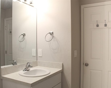5501 Kempson Lane - Photo Thumbnail 26