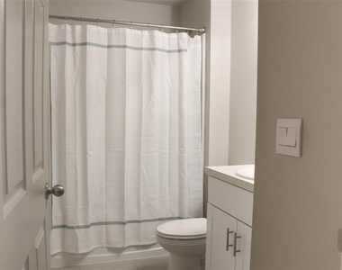 5501 Kempson Lane - Photo Thumbnail 24