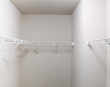 5501 Kempson Lane - Photo Thumbnail 12