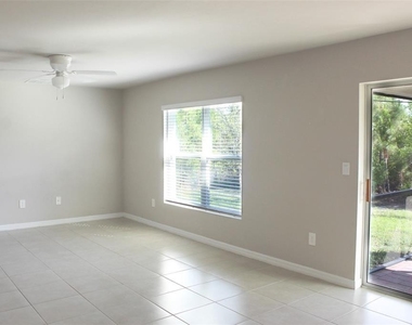 5501 Kempson Lane - Photo Thumbnail 7