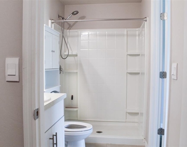 5501 Kempson Lane - Photo Thumbnail 14