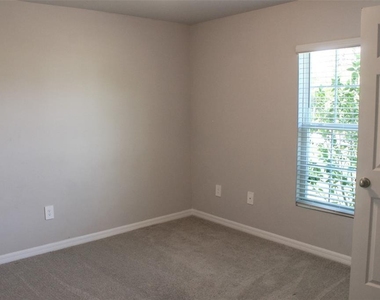 5501 Kempson Lane - Photo Thumbnail 17