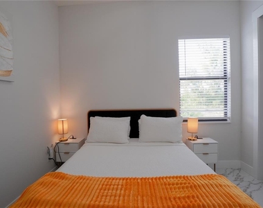 15561 Melport Circle - Photo Thumbnail 5