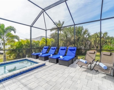 15561 Melport Circle - Photo Thumbnail 7