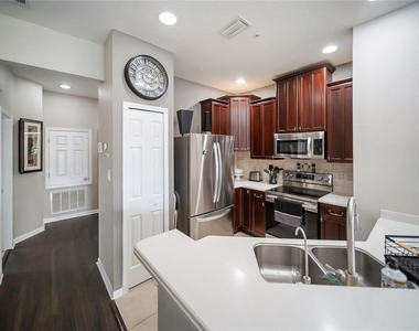 3760 Parkridge Circle - Photo Thumbnail 7