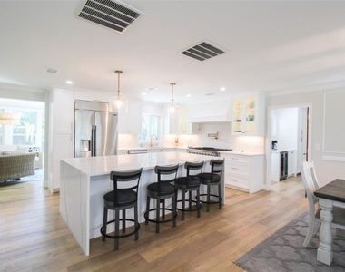 691 Russell Street - Photo Thumbnail 27