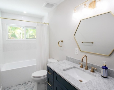 691 Russell Street - Photo Thumbnail 12
