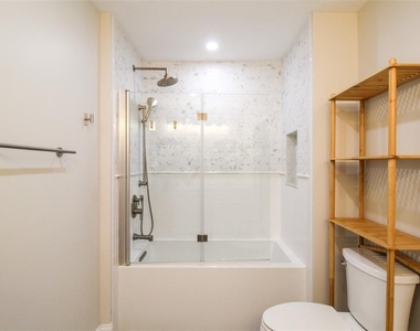 691 Russell Street - Photo Thumbnail 21