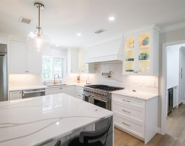 691 Russell Street - Photo Thumbnail 25