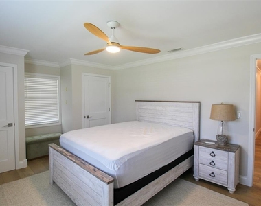 691 Russell Street - Photo Thumbnail 8