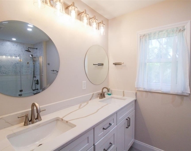 691 Russell Street - Photo Thumbnail 19