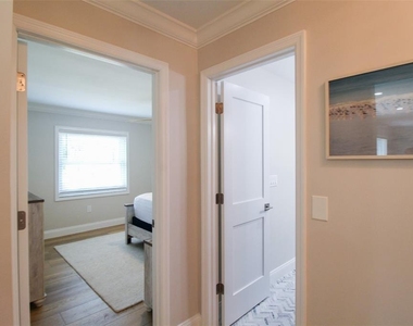 691 Russell Street - Photo Thumbnail 5