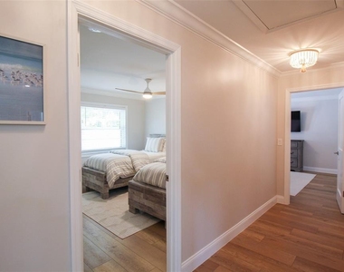 691 Russell Street - Photo Thumbnail 6