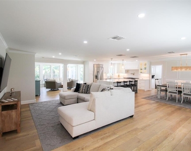 691 Russell Street - Photo Thumbnail 3
