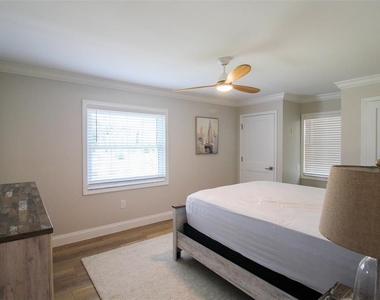 691 Russell Street - Photo Thumbnail 7