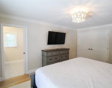 691 Russell Street - Photo Thumbnail 18