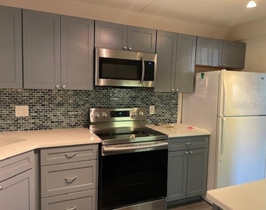 270 Santa Maria Street - Photo Thumbnail 4