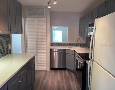 270 Santa Maria Street - Photo Thumbnail 3
