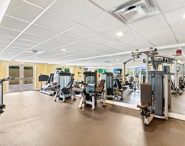 800 N Tamiami Trail - Photo Thumbnail 44