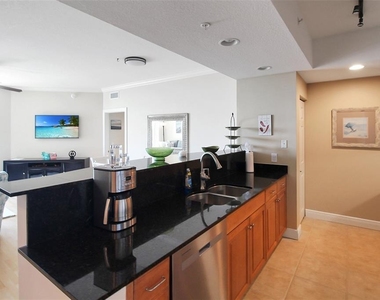 800 N Tamiami Trail - Photo Thumbnail 5