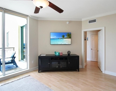 800 N Tamiami Trail - Photo Thumbnail 11