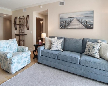 800 N Tamiami Trail - Photo Thumbnail 10