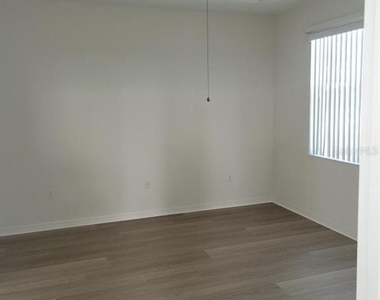6517 Tailfeather Way - Photo Thumbnail 10