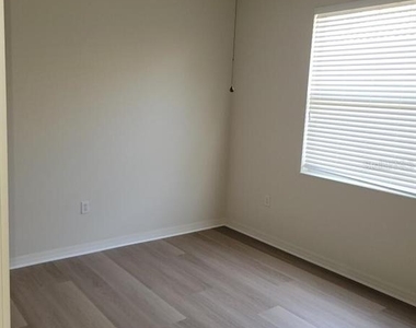 6517 Tailfeather Way - Photo Thumbnail 11