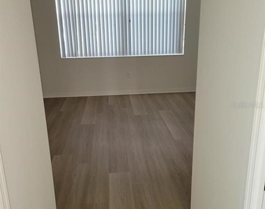 6517 Tailfeather Way - Photo Thumbnail 12