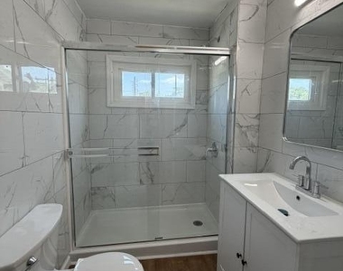 111 W W Grove Street - Photo Thumbnail 9