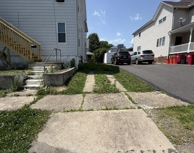 111 W W Grove Street - Photo Thumbnail 3