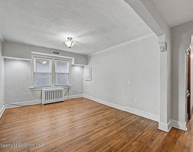 531 S Irving Avenue - Photo Thumbnail 8