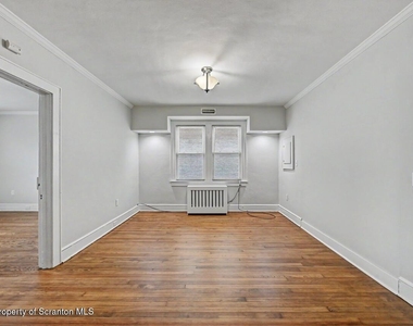 531 S Irving Avenue - Photo Thumbnail 7