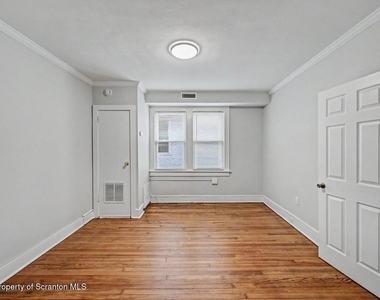 531 S Irving Avenue - Photo Thumbnail 24