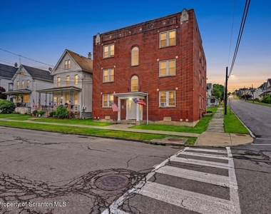 531 S Irving Avenue - Photo Thumbnail 1