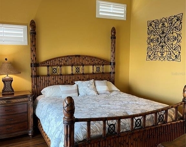 7060 Strand Circle - Photo Thumbnail 11