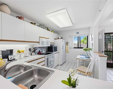 5627 Ashton Way - Photo Thumbnail 10