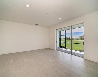 2206 Washington Palm Court - Photo Thumbnail 22