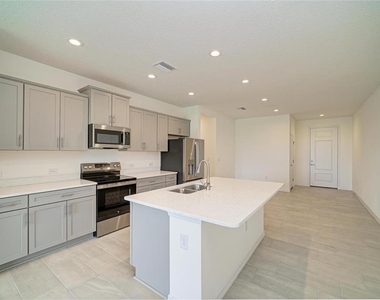 2206 Washington Palm Court - Photo Thumbnail 13